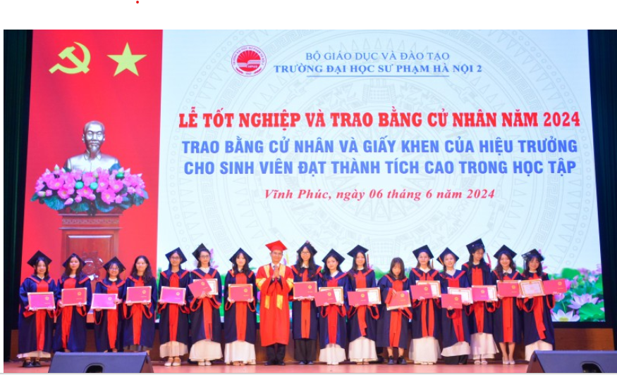 Lễ tốt nghiệp và trao bằng cử nhân cho K46