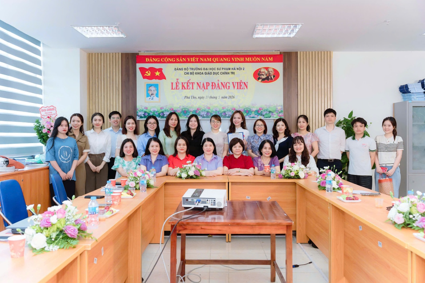 <b>Đẩy mạnh công tác phát triển đảng viên trong sinh viên tại Khoa Giáo dục Chính trị</b>
