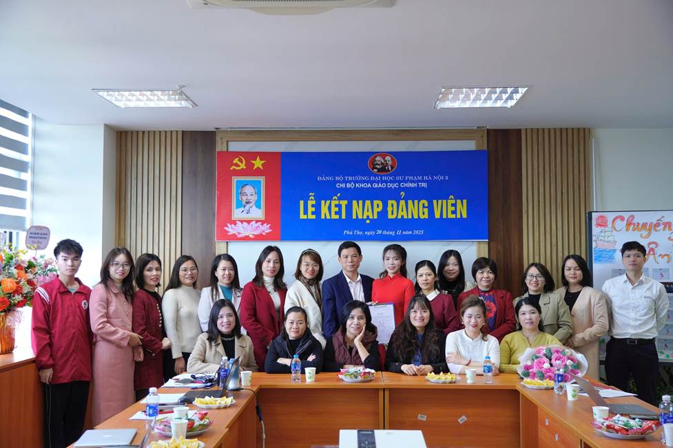 <b>Khoa Giáo Dục Chính Trị Đẩy Mạnh Công Tác Phát Triển Đảng Trong Sinh Viên</b>