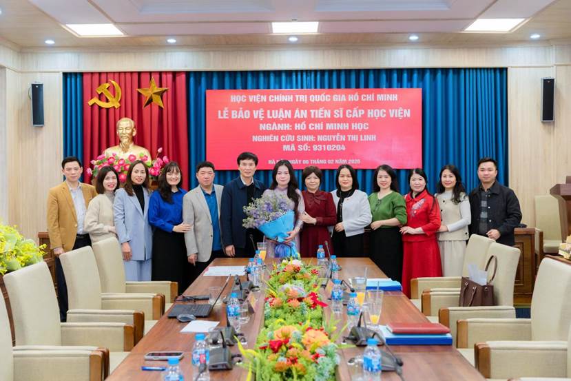 <b>Lễ Bảo Vệ Luận Án Tiến Sĩ Hồ Chí Minh Học Của Giảng Viên Nguyễn Thị Linh</b>