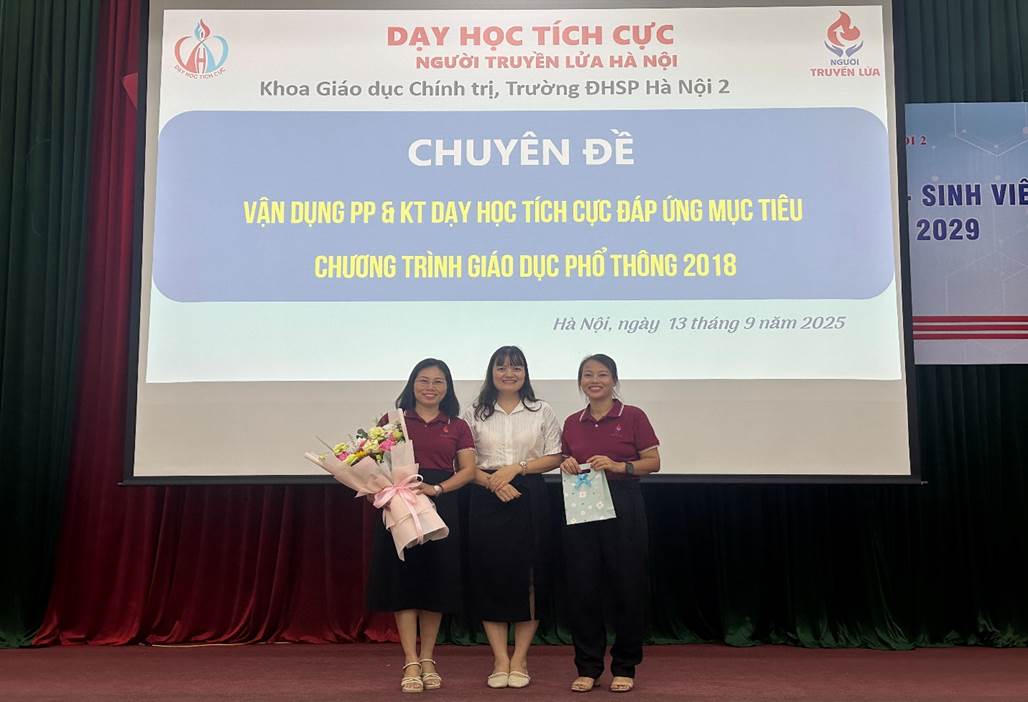 Ảnh có chứa văn bản, trang phục, người, Mặt ngườiNội dung do AI tạo ra có thể không chính xác.