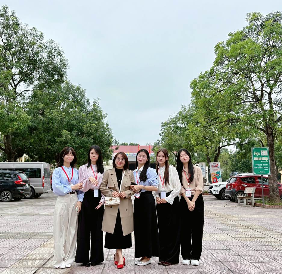 <b>Đoàn công tác Trường Đại học Sư phạm Hà Nội 2  Thăm, Kiểm Tra Thực tập sư phạm của Sinh viên K49 tại các Trường Phổ thông Tỉnh Bắc Ninh </b>