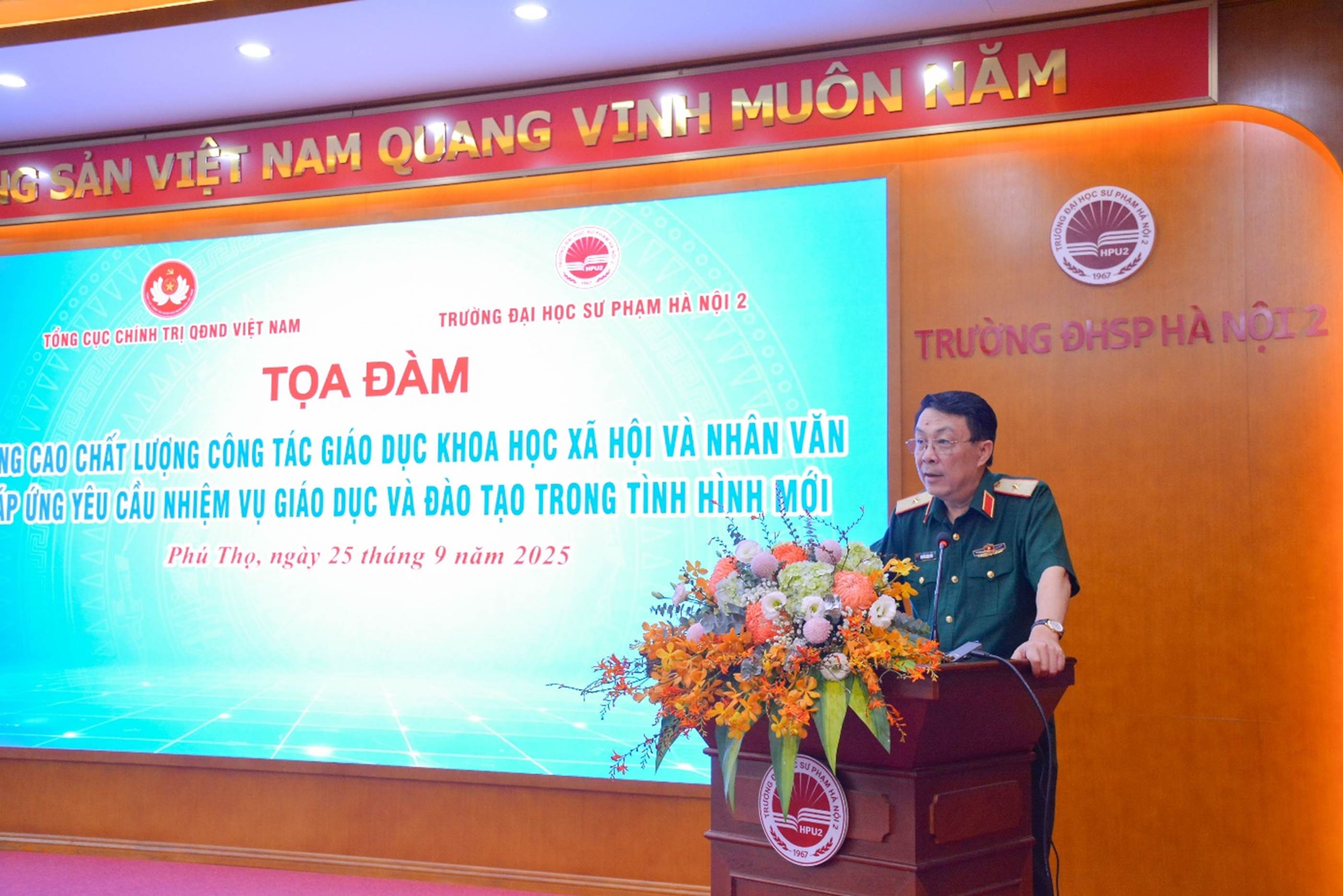 A person standing at a podium

AI-generated content may be incorrect.