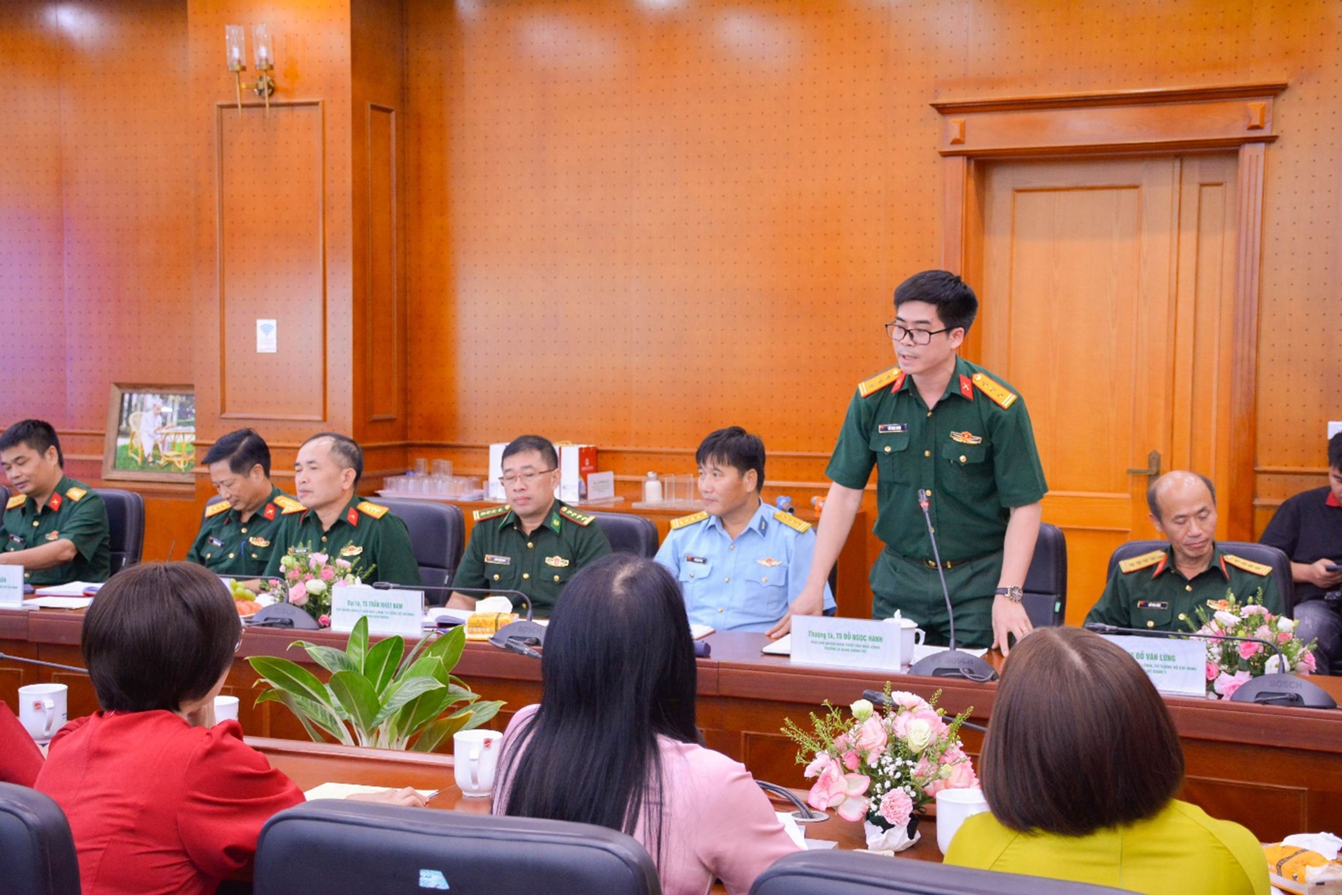 A group of people in a meeting

AI-generated content may be incorrect.