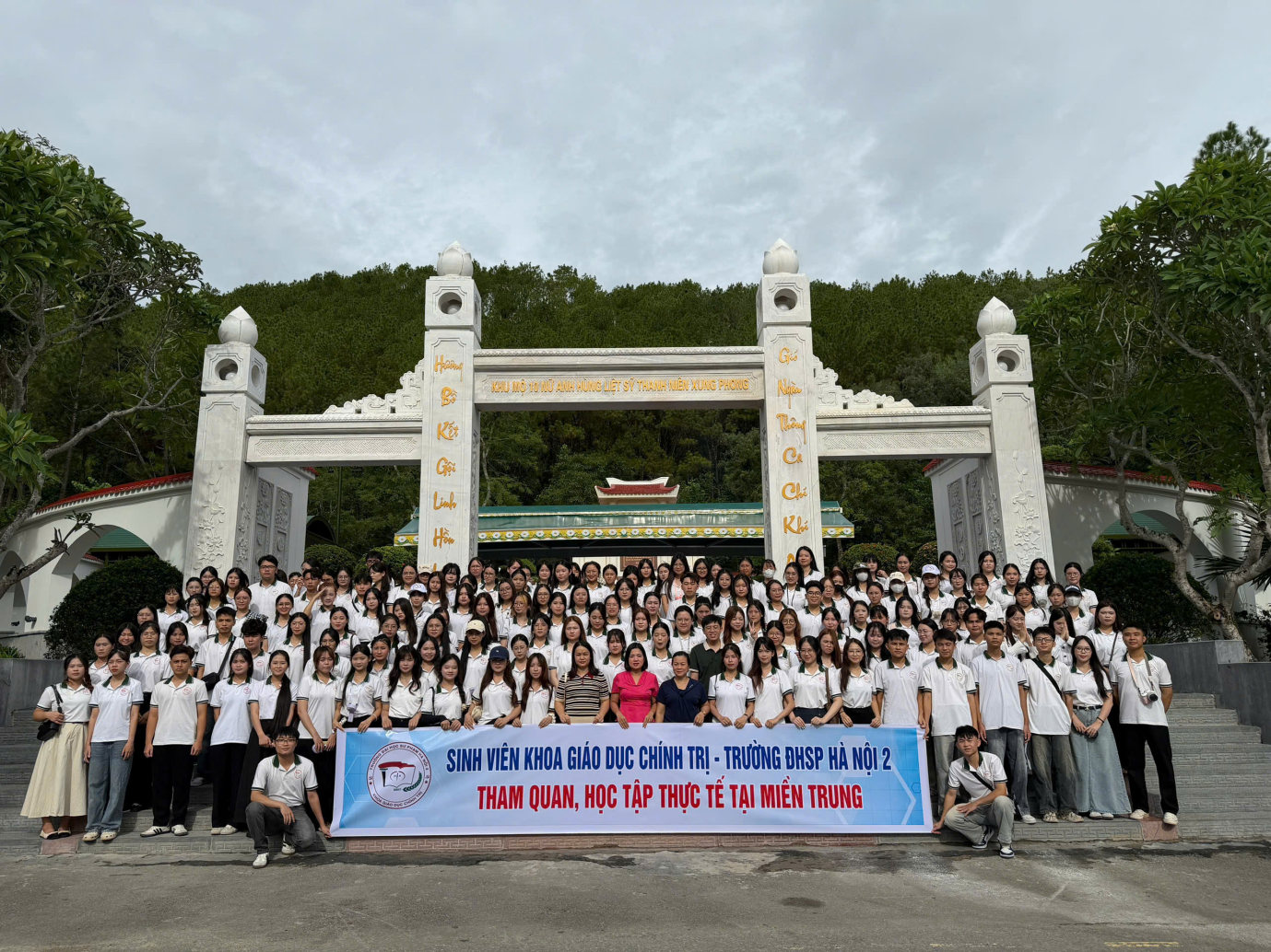 <b>Ngày 2 – Hành Trình Về Miền Trung: Sinh Viên K50, K51 Khoa Giáo Dục Chính Trị Về Với Những Địa Chỉ Đỏ</b>