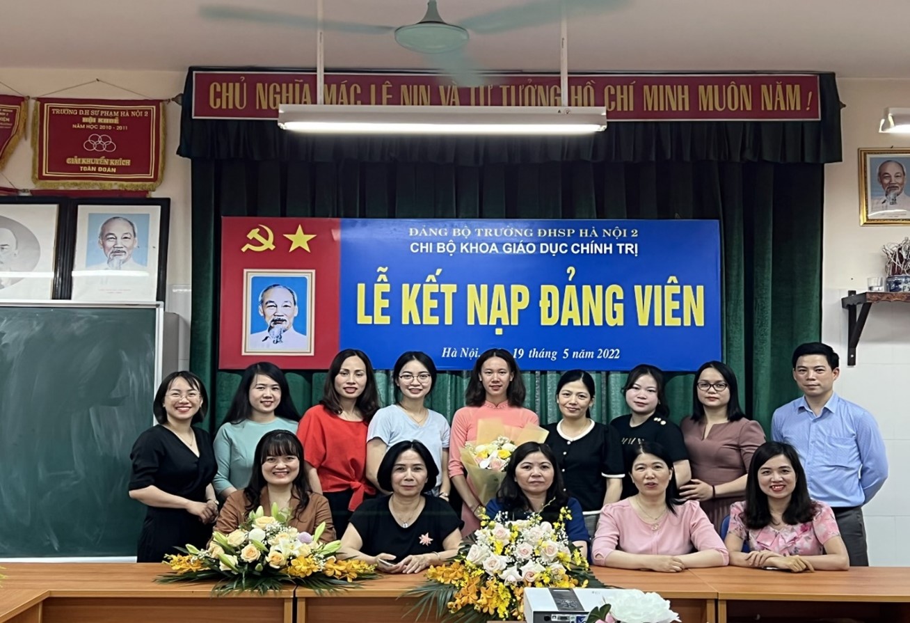 Lễ kết nạp Đảng viên mới của khoa GDCT 